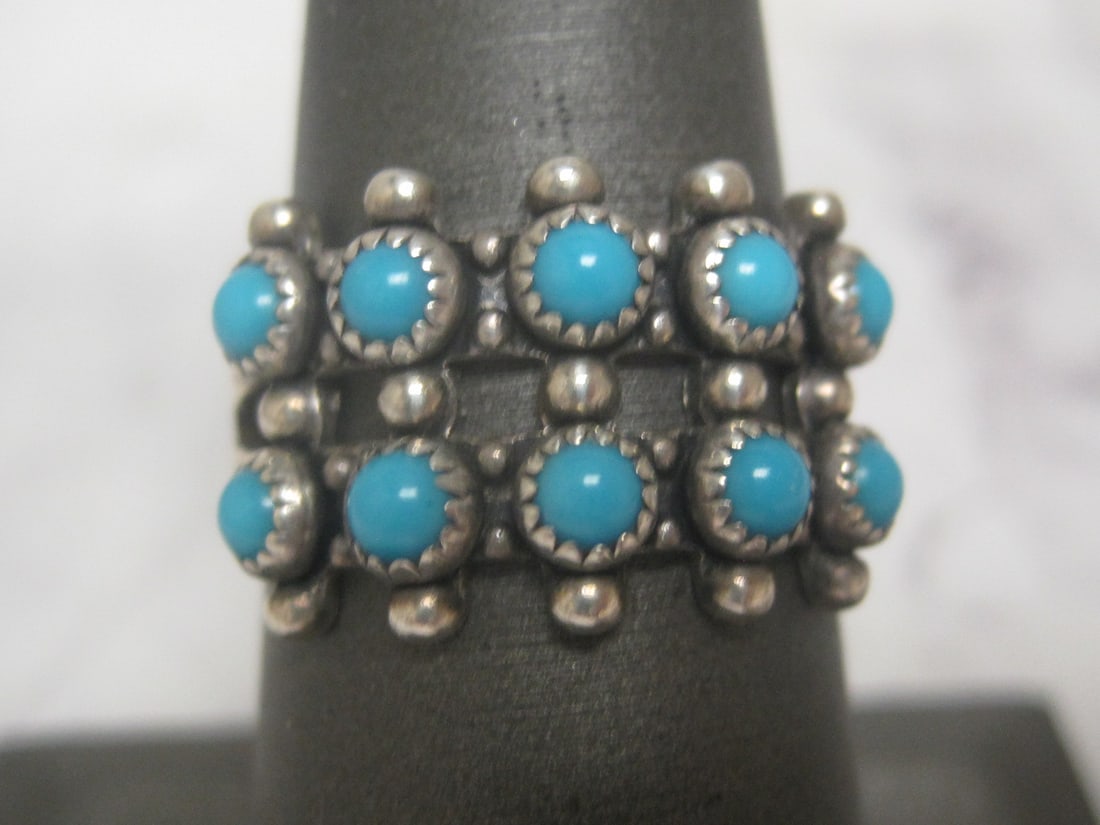 Sterling Silver Turquoise Ring: Weighs 4.3 grams, Size 7 1/2