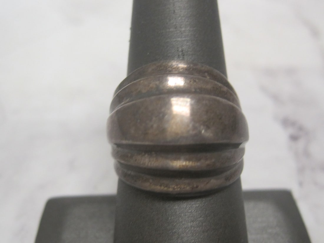 Sterling Silver Dome Ring: Weighs 10 grams, Size 9