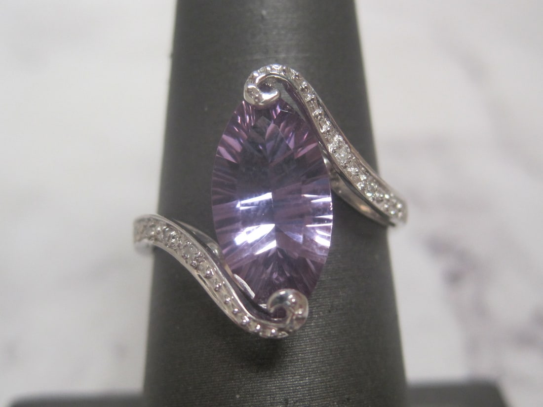 10k White Gold Amethyst & Diamond Ring: Weighs 2.1 grams, Size 7