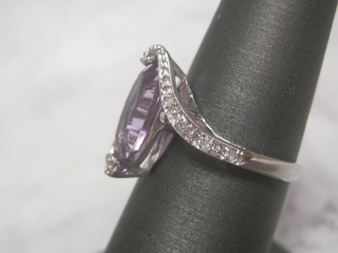 10k White Gold Amethyst & Diamond Ring - 2