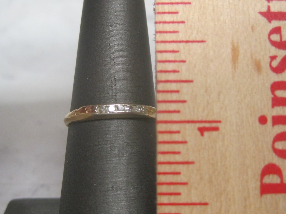 10k Gold Antique Diamond Band Ring - 4