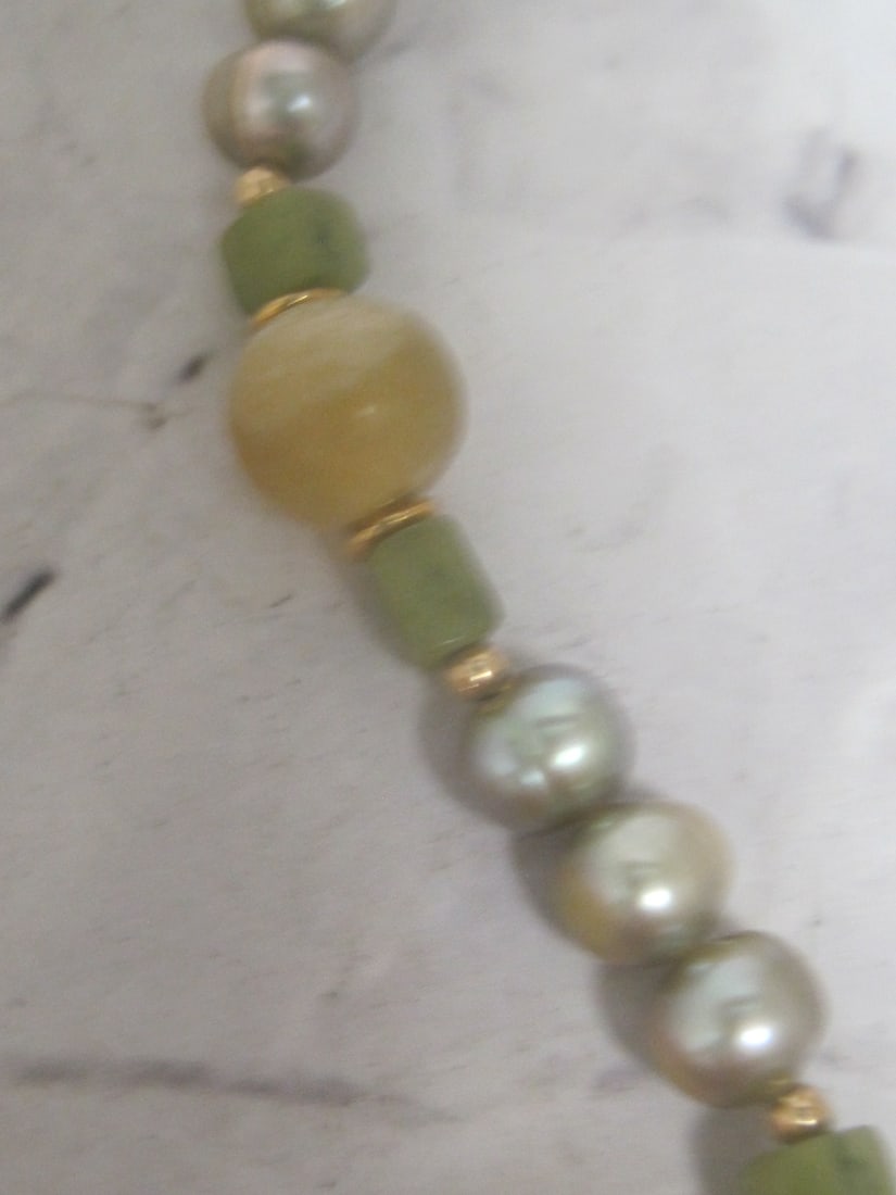 Vintage Beaded Necklace with Triangular Stone Pendant & Gold-Filled Clasp - 4