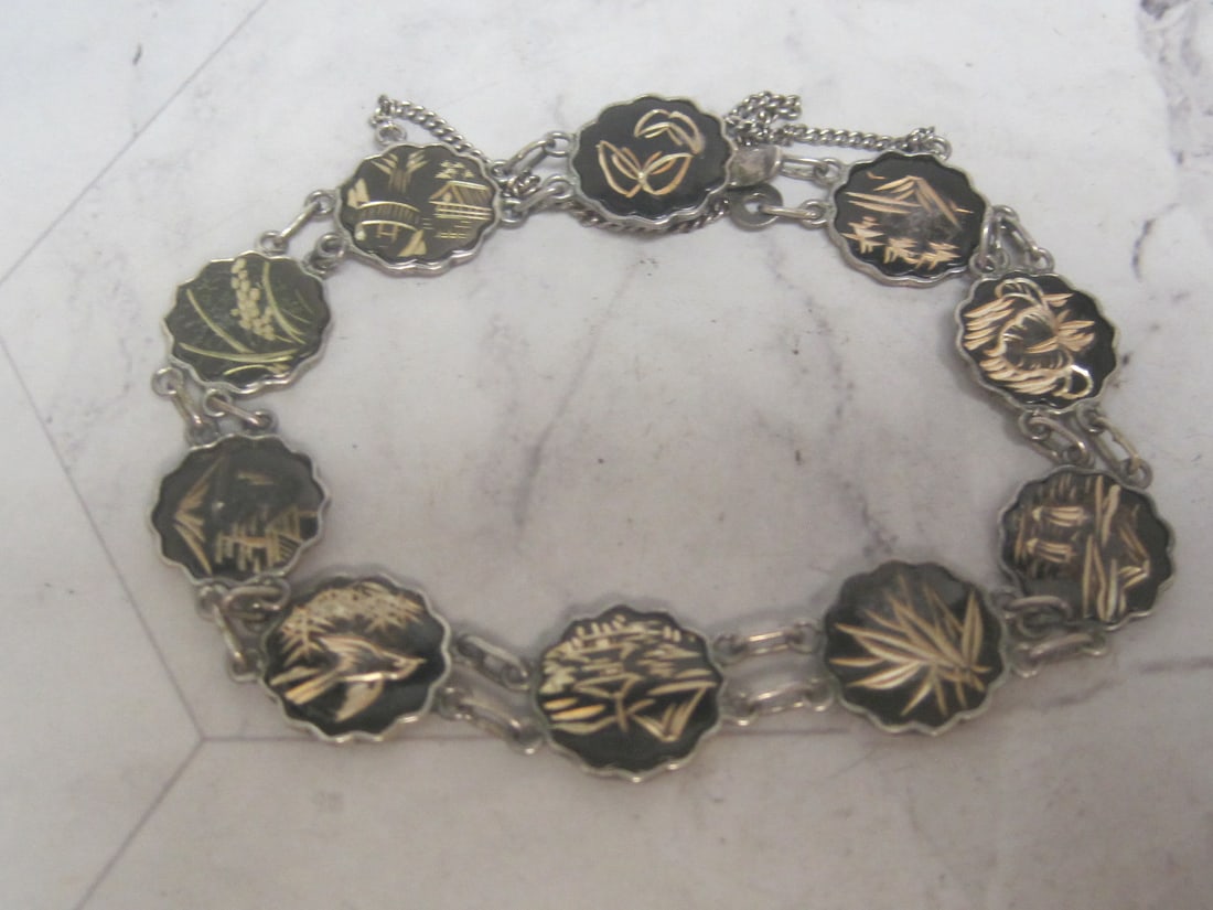 8" Antique Japanese Silver Damascene Komai Bracelet: Weighs 16.6 grams, Inlaid with 24k gold with safety chain