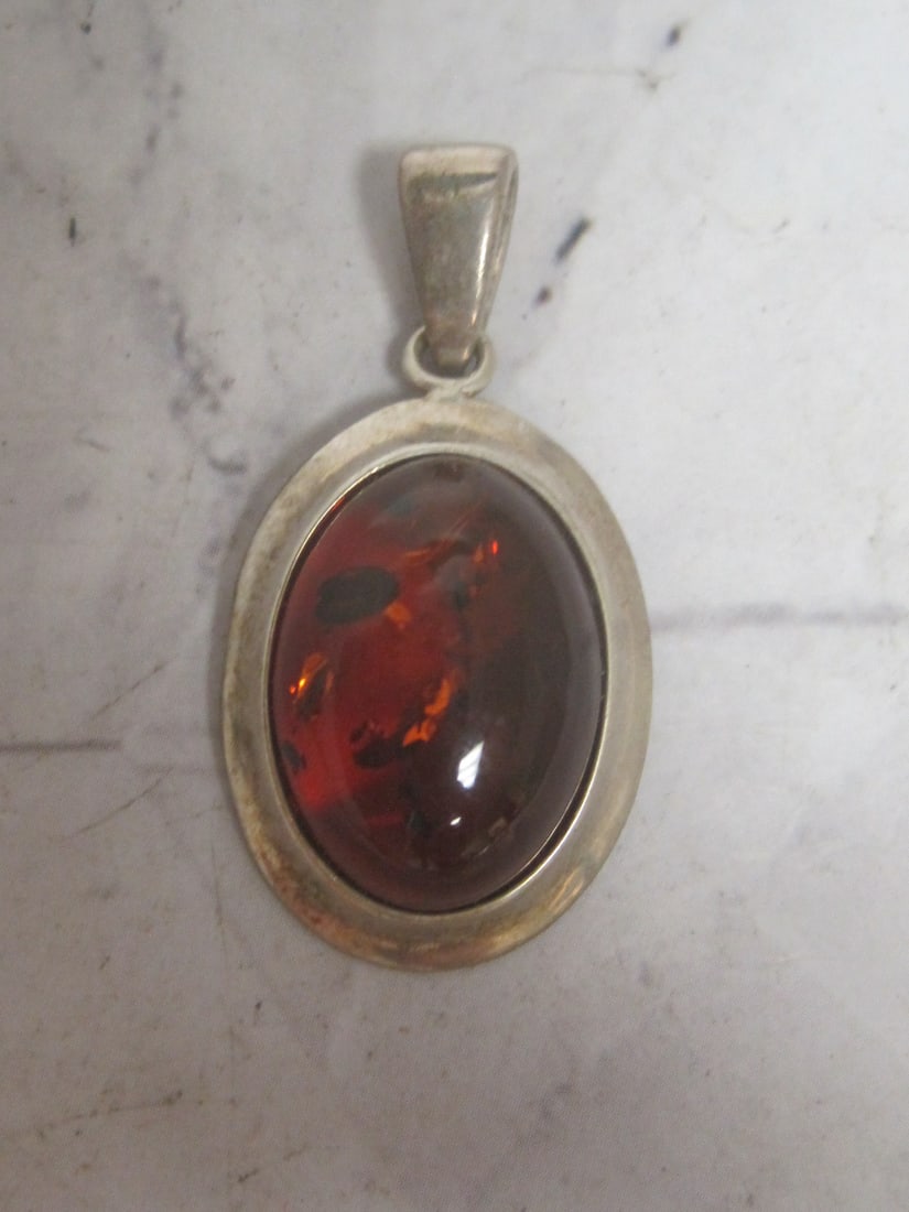 Sterling Silver Amber Pendant (1 of 6)