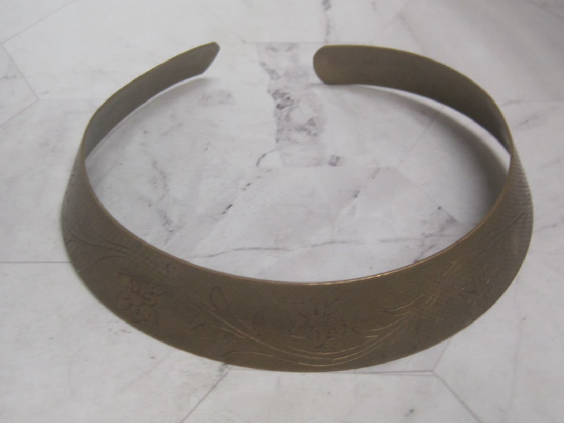 Etched Brass Collar Cuff Necklace: .