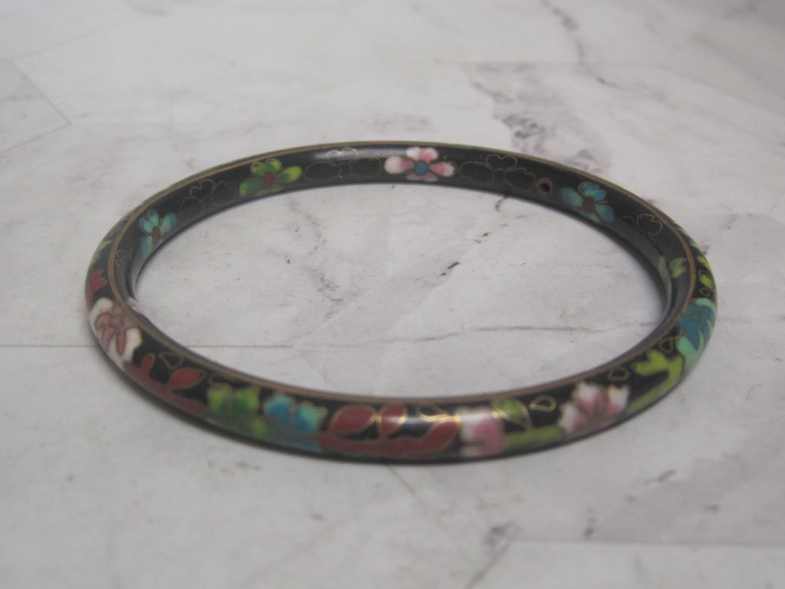 Chinese Cloisonne Enamel Bangle Bracelet: .