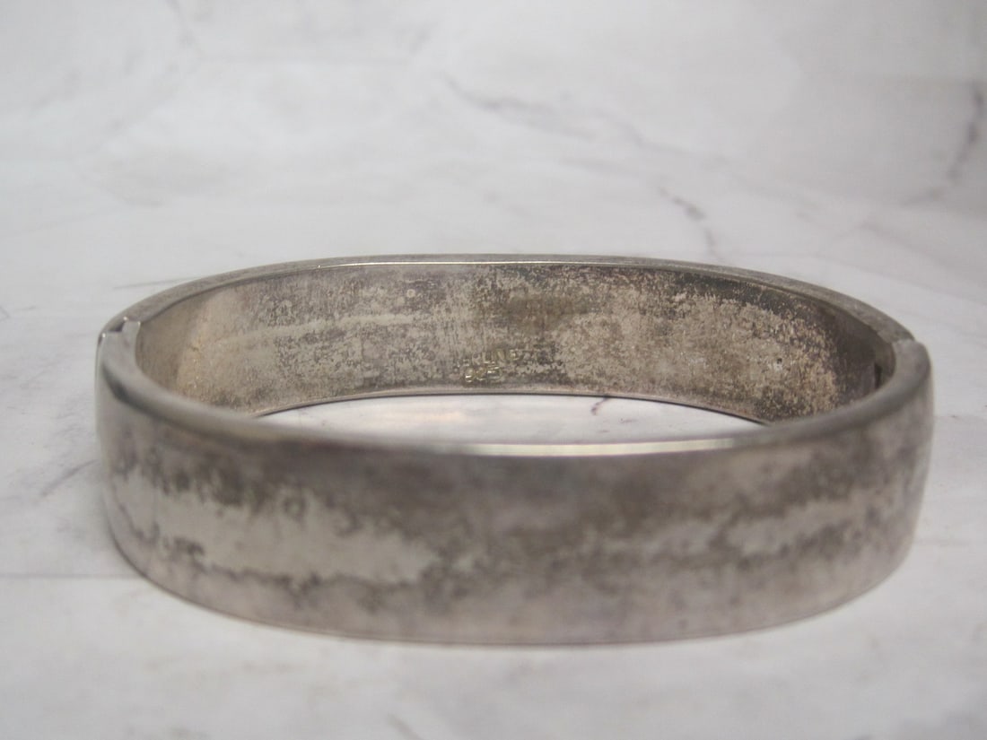 Sterling Silver Hinged Bangle Bracelet: Weighs 68.3 grams
