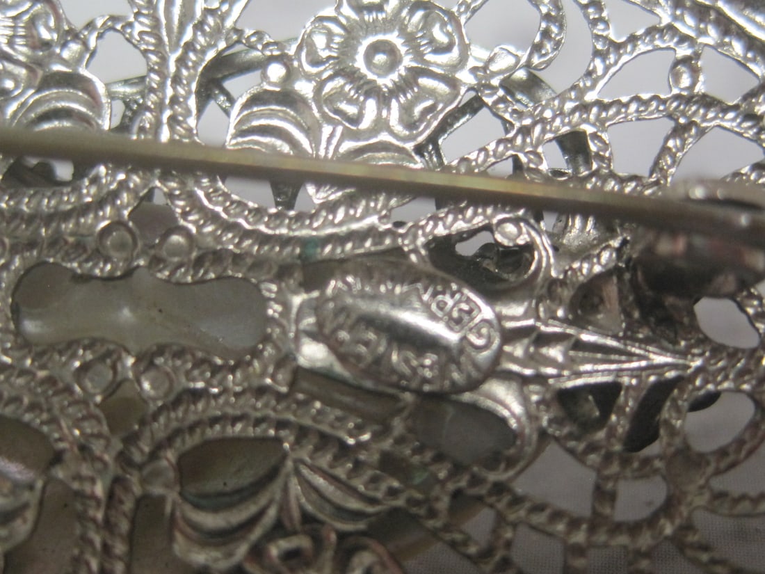 Vintage Filigree & Mother of Pearl Brooch - 5