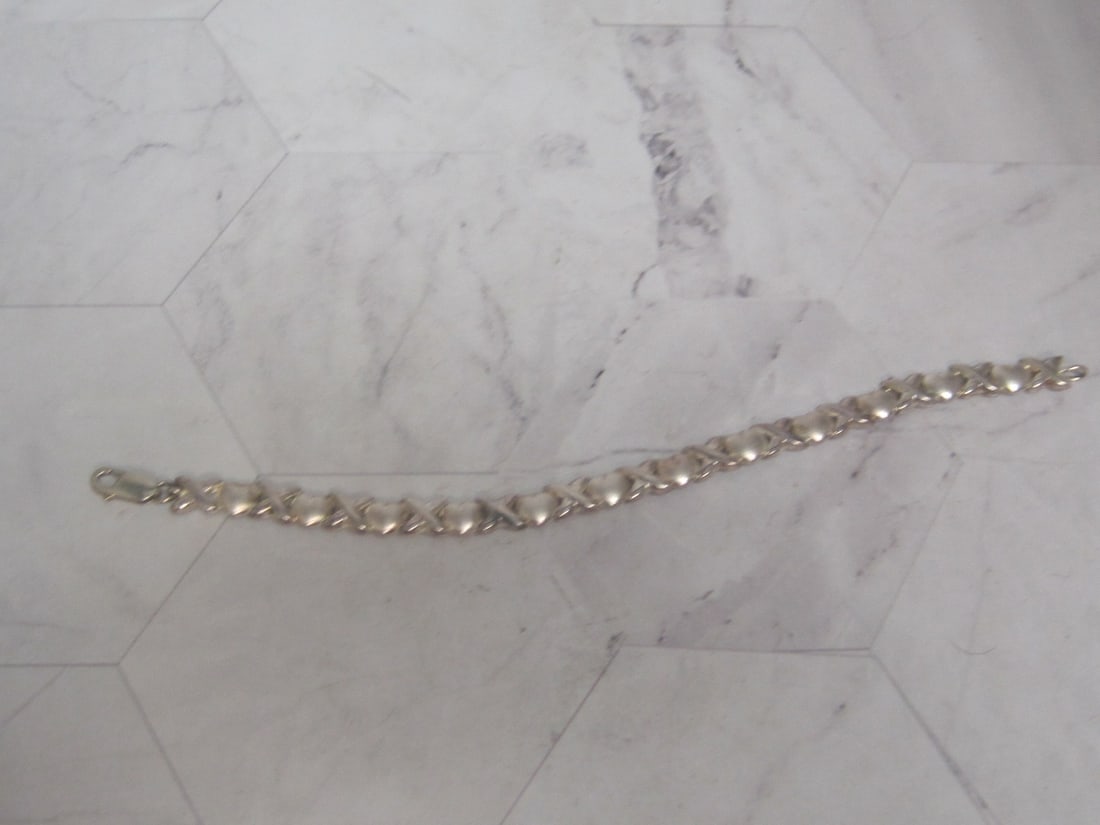 7 1/2" Sterling Silver "XOX" Bracelet: Weighs 11.3 grams
