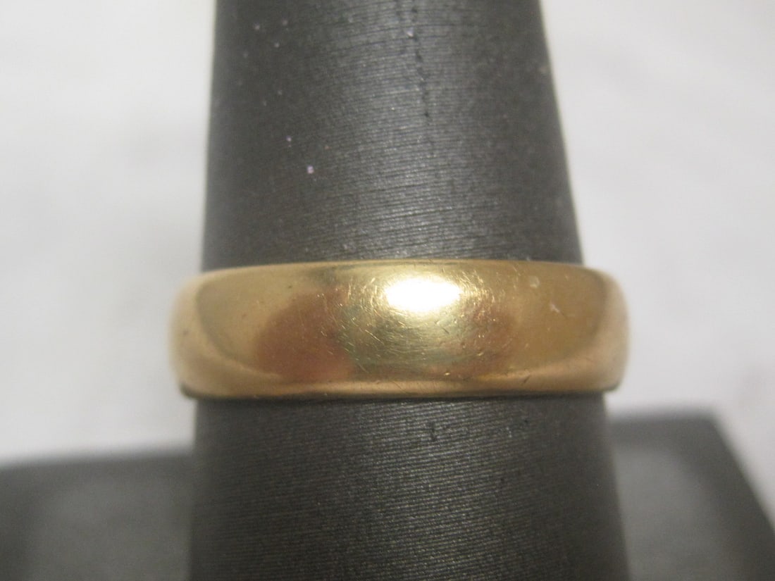 14k Gold Antique Band Ring: Weighs 6.1 grams, Size 9 1/2, Engraved Date 1915 inside