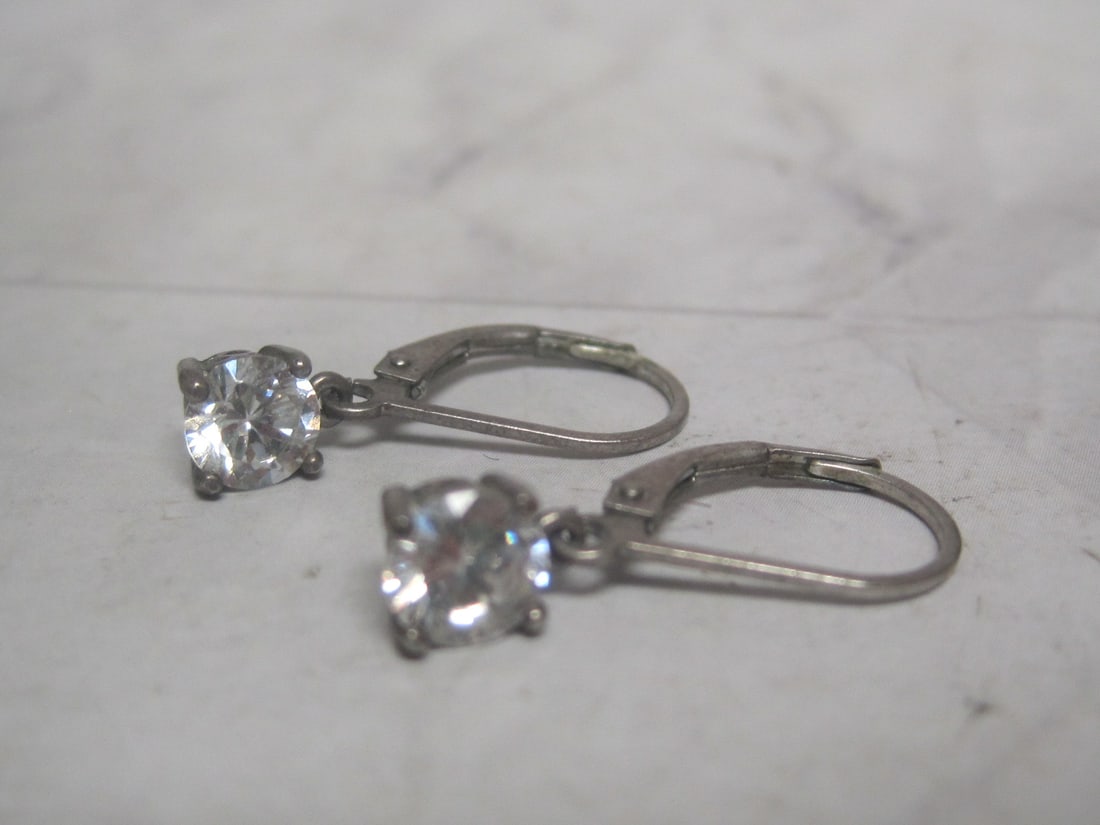 Sterling Silver CZ Leverback Earrings: Weighs 1.6 grams