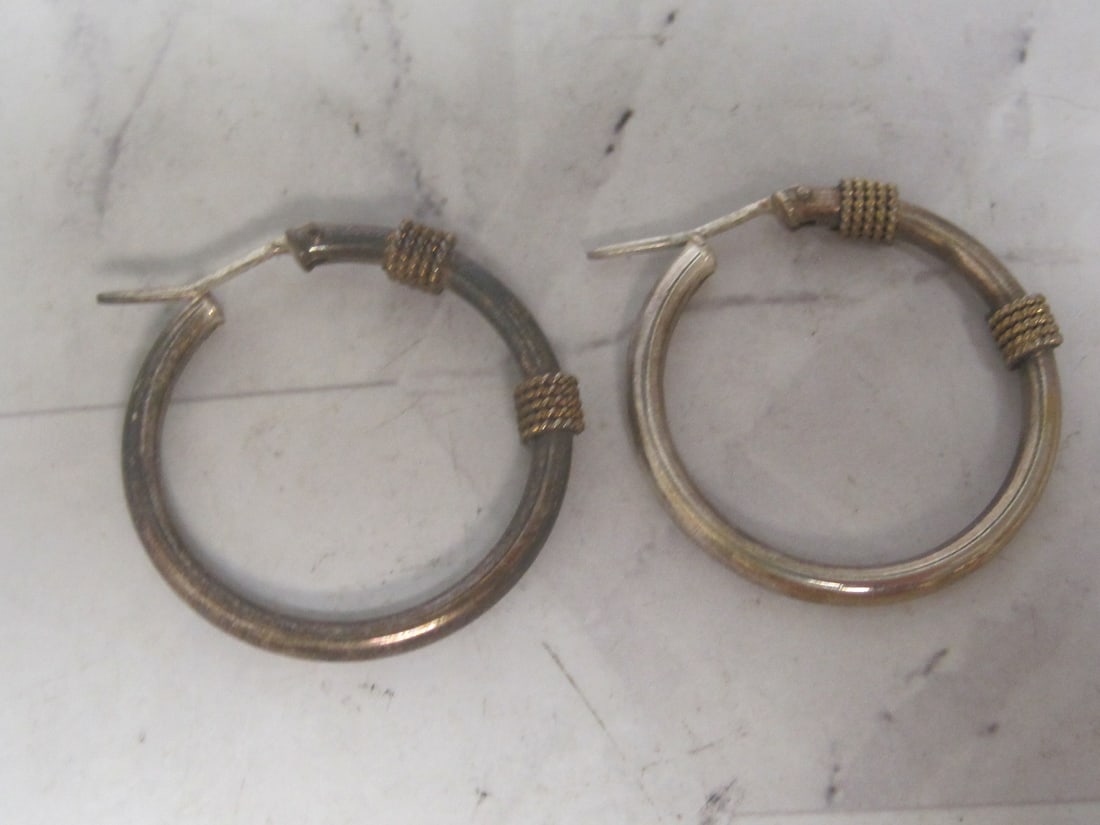 Sterling Silver Hoop Earrings with Goldtone Rope Detailing: Weighs 6.4 grams
