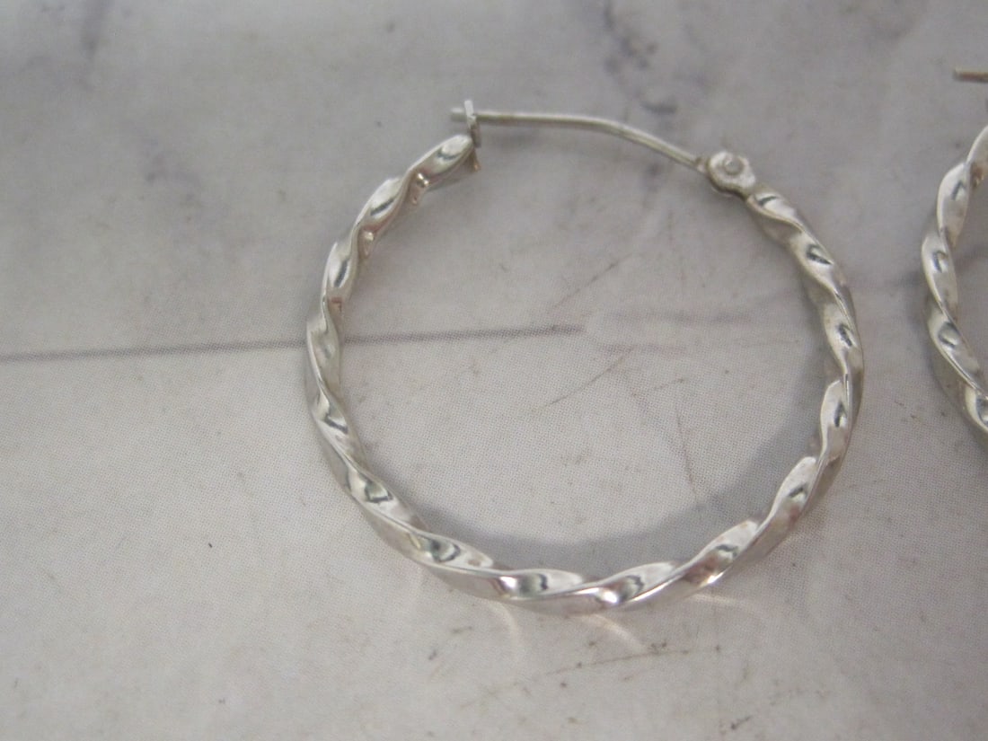 10k White Gold Hoop Earrings - 2