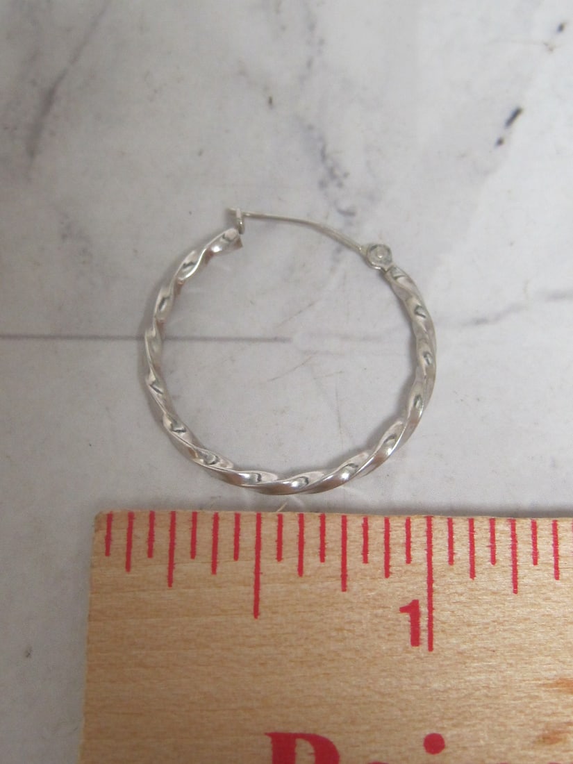 10k White Gold Hoop Earrings - 3