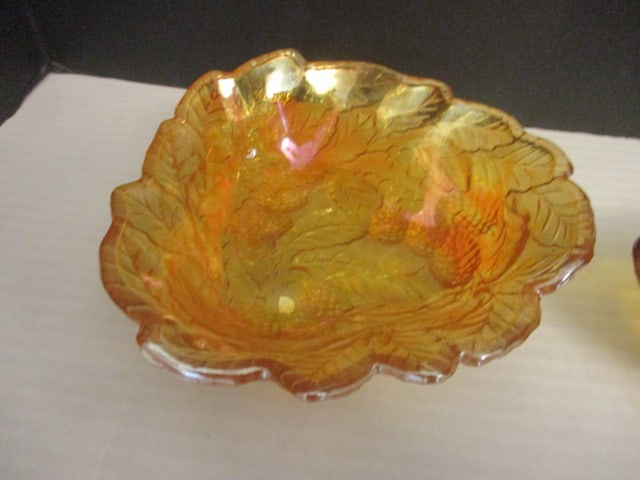 Carnival Glass Marigold, Berry Bowl and Daisy leaf dish - 3