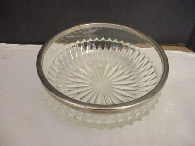 3 Glass Bowls - 4