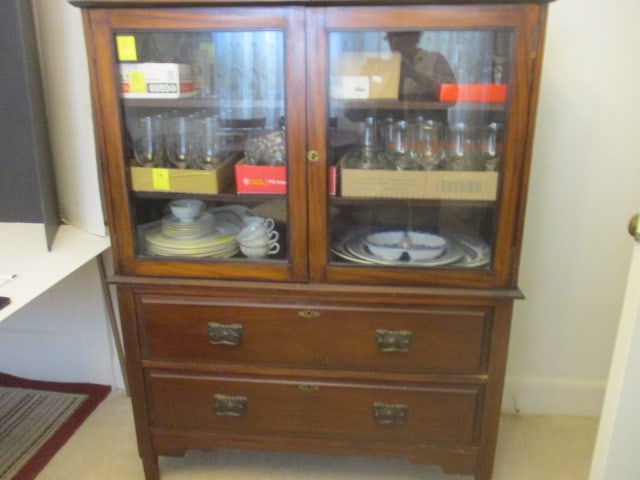 Beautiful Cabinet, 2 Fixed Shelves, 2 Drawers; working key lock (1 of 3)