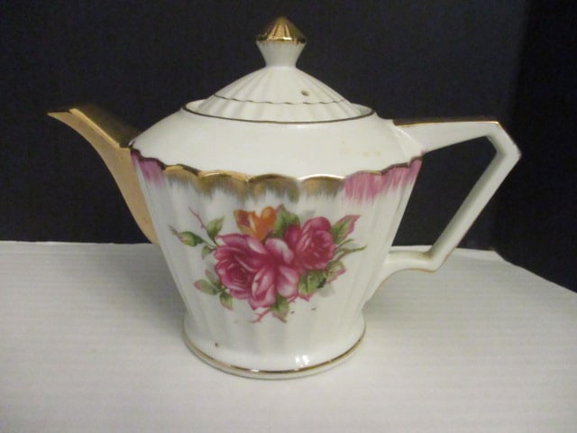 2 Vintage Tea Pots - 3