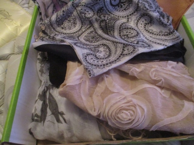 Box lot Scarves - 4