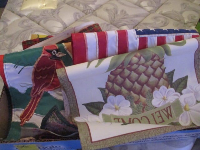 Yard Flags: .