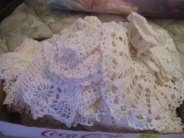 Handmade Doilies: .