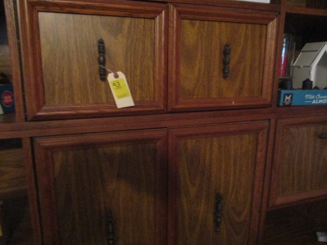 3pc Cabinet 1 shelf needs fixing - 2