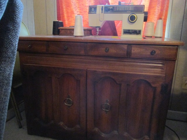 Singer Imperial Sewing Machine & Cabinet & all contents: 41" long x 20-1/2" deep x 31" tall working Bring help to load