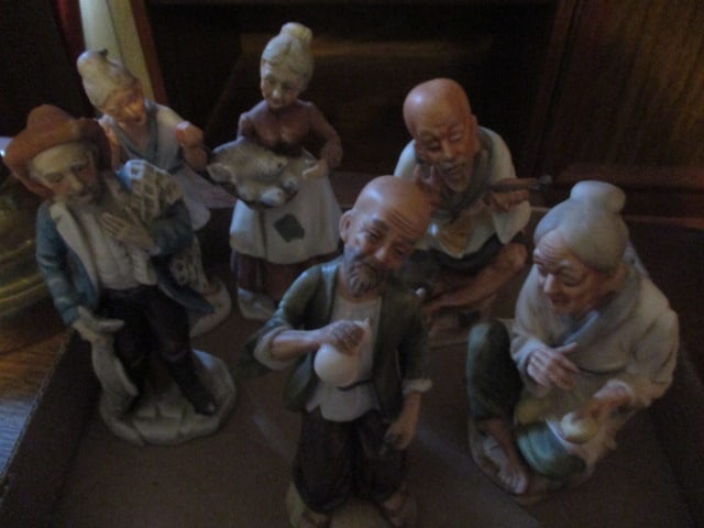 Shelf lot Figurines: 1 chipped; 6-1/2 inches