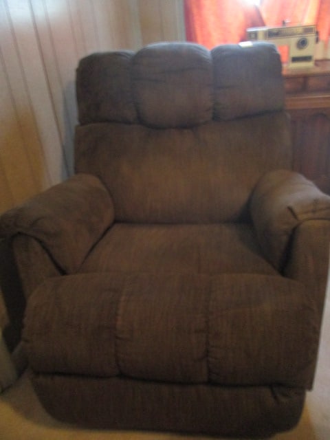 Rocker Recliner: Works Bring Help to load