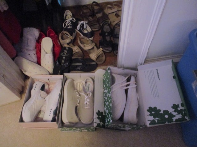 Bedroom Clothes Closet - 2