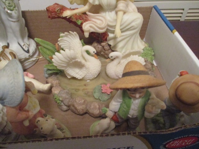 Figurines - 2
