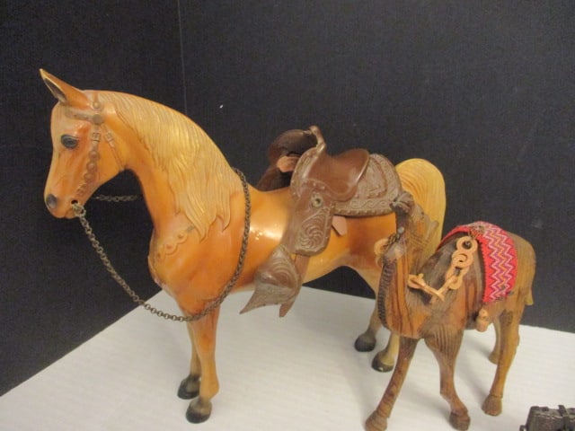Horse, Camel, Small wood Bible, Bell, Thermometer - 2