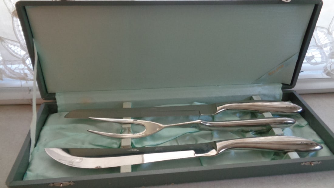 Eldan Stainless Steel Carving Set in Box: .