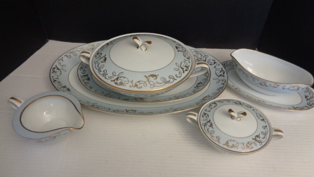 Noritake China Serving Pcs (1 of 5)