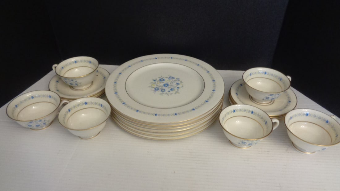 Castleton Devon China U.S.A.: 6 plates (10-1/2 inches); 6 cups & saucers