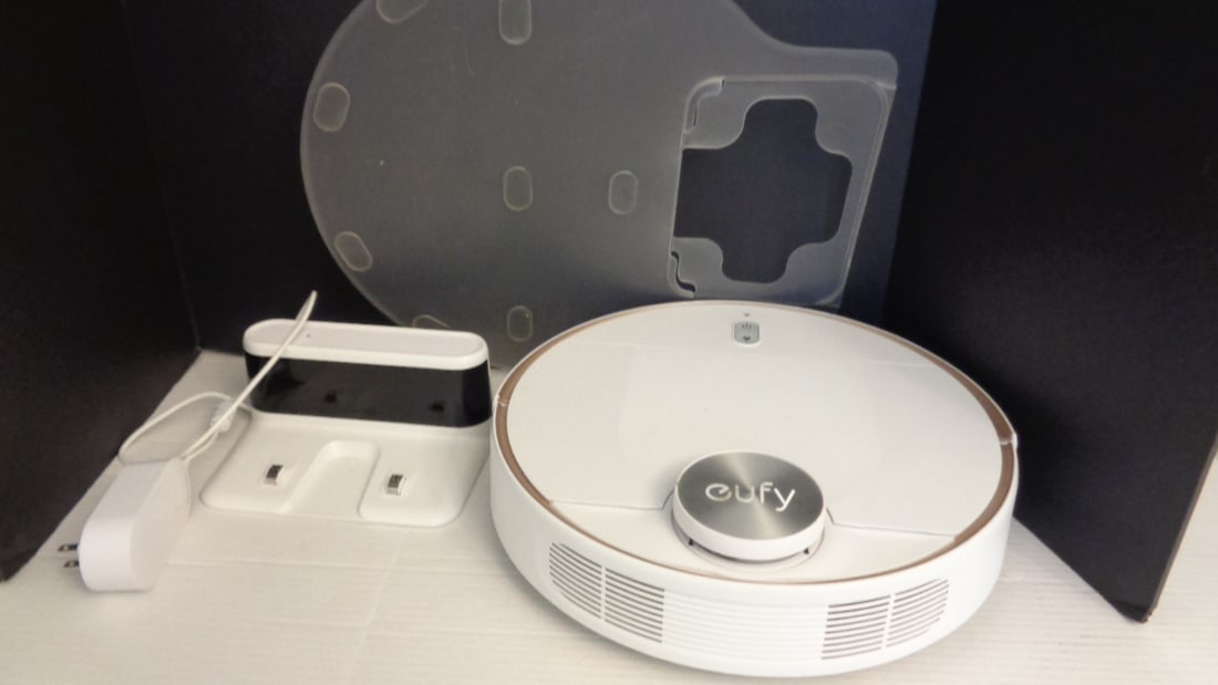 Elify Robot Vacuum: Powers on (per owner works)