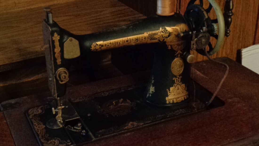 Vintage Singer Sewing Machine with Iron Base & Cabinet - 3