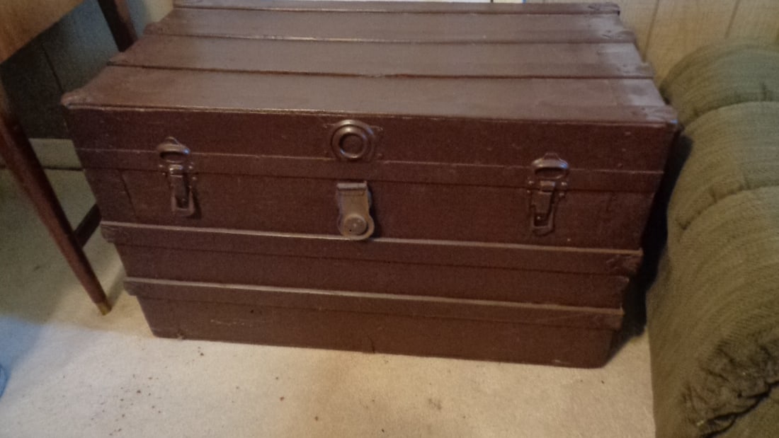 Large Trunk: .