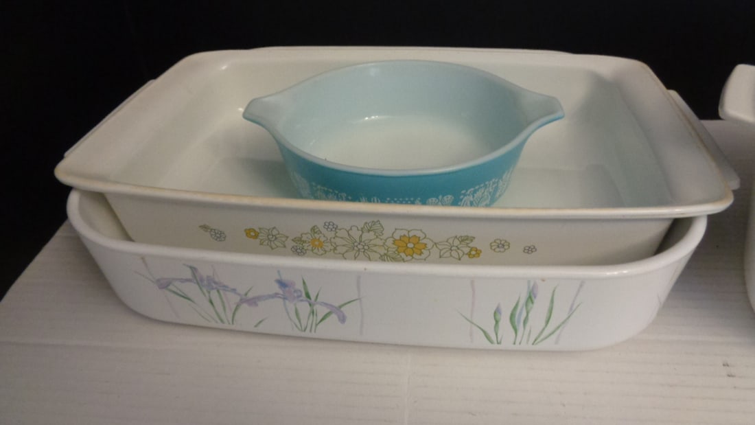 4 pc Pyrex & Corningware - 2