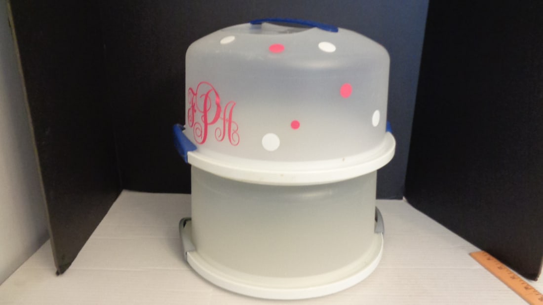 Cake Holders: .