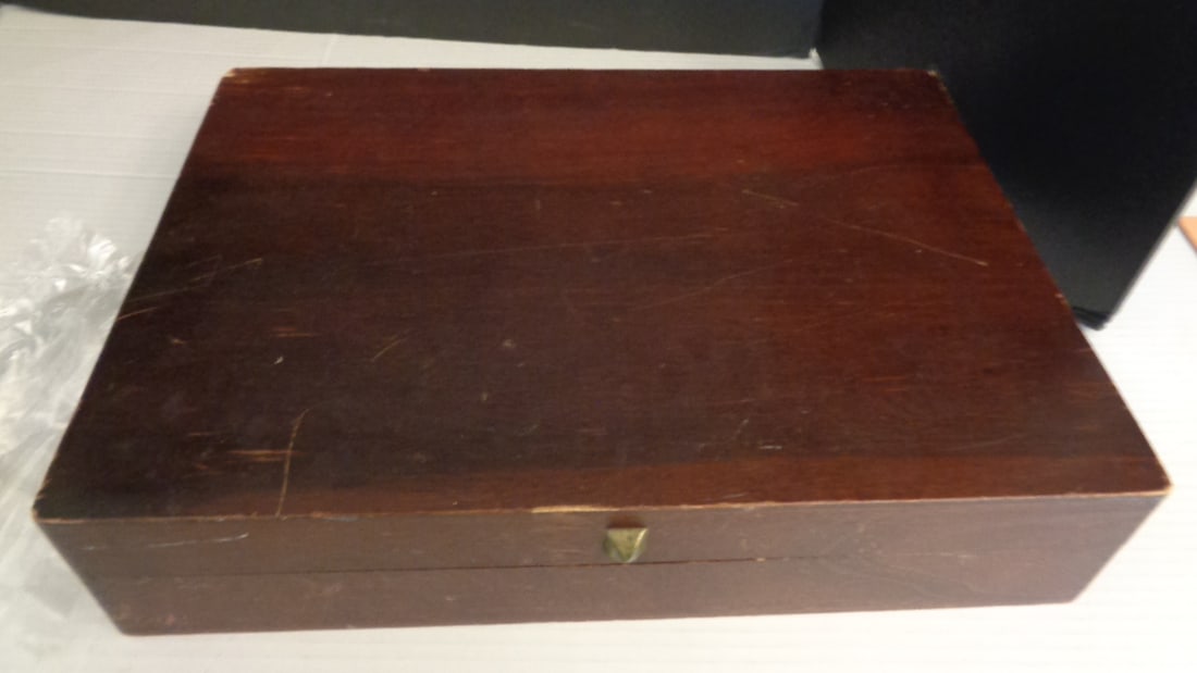 Rogers & Cutlery Co - Service of 4 or more & Chest - 4
