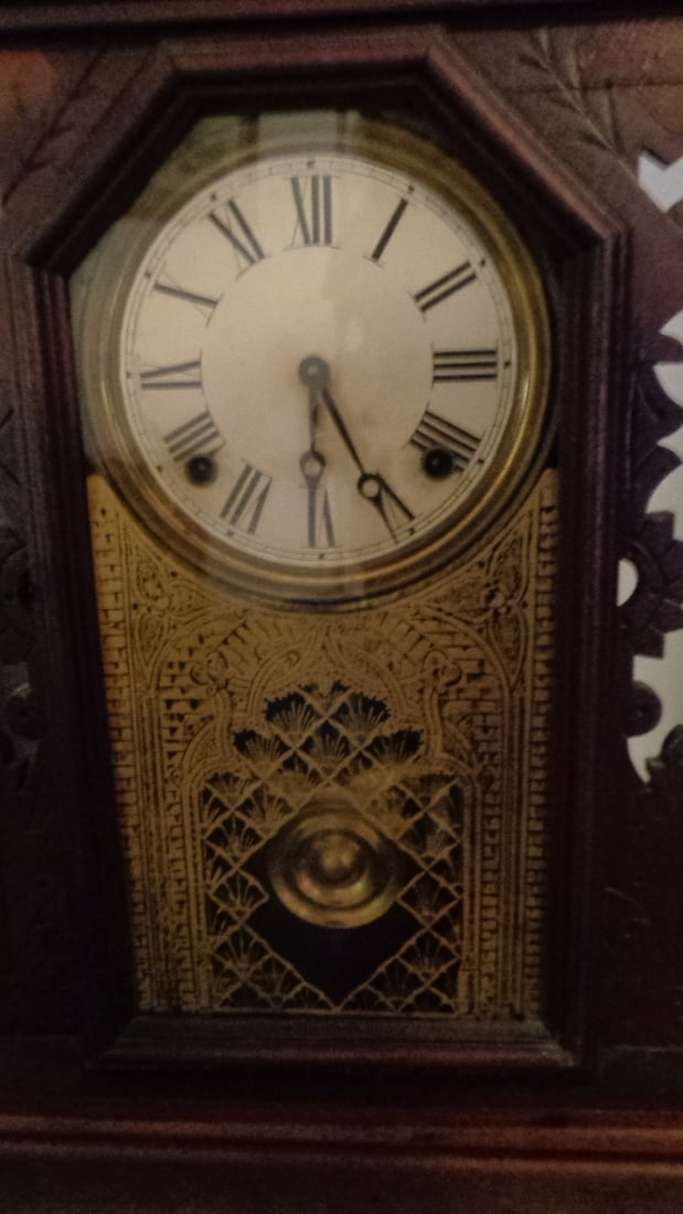 Victorian Shelf Clock "Gingerbread Clock" - 2