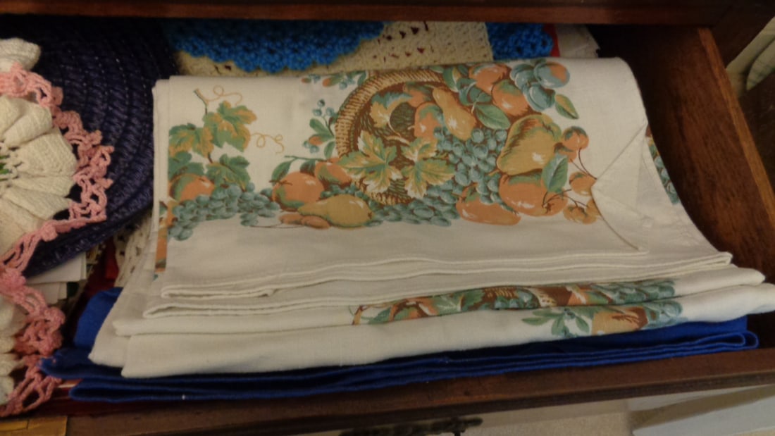 Tablecloths, Placemats, So Much More (Tub Full) - 2