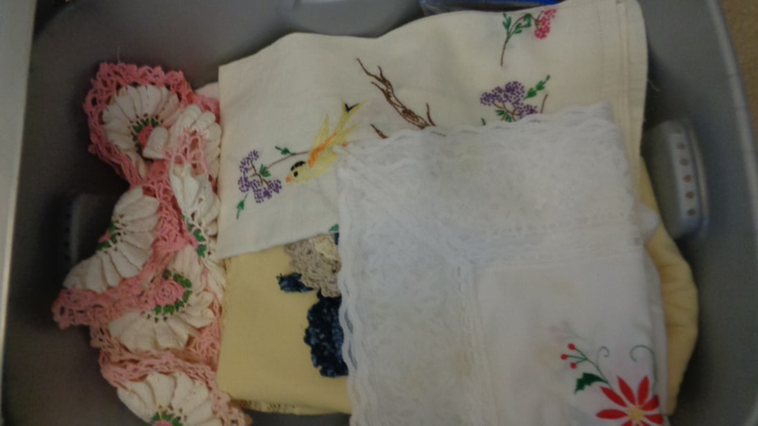 Tablecloths, Placemats, So Much More (Tub Full) - 5