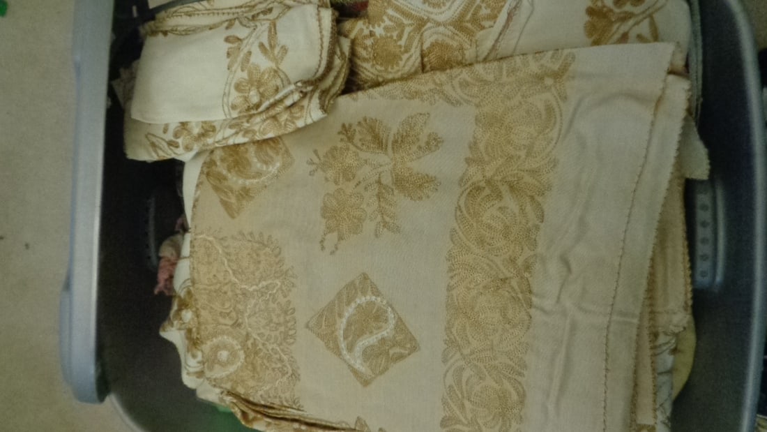 Tablecloths, Placemats, So Much More (Tub Full) - 6