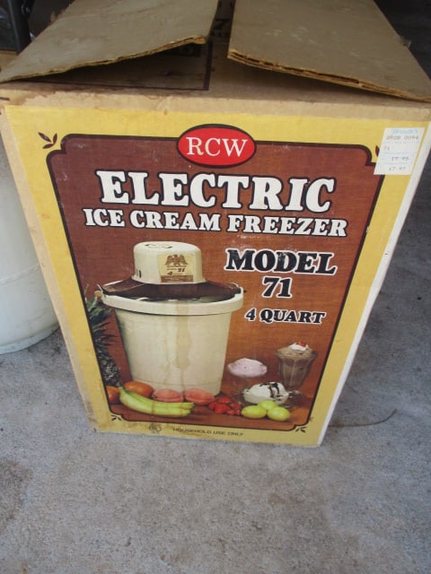 4 QT. RCW Ice Cream Machine (1 of 3)
