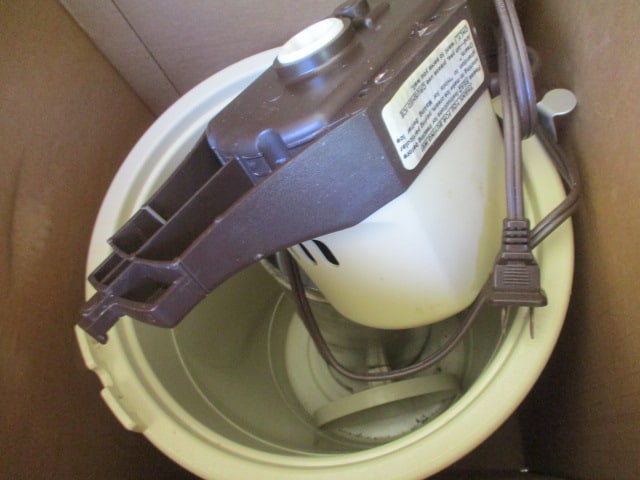 4 QT. RCW Ice Cream Machine - 2