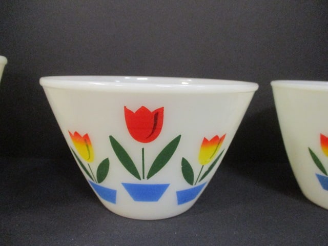 Fireking Ivory Milk Glass (Lot of 3) Nesting Bowls - 3