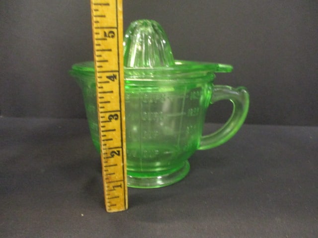 Uranium Glass 2 Cup Measuring Cup & Juicer - 7