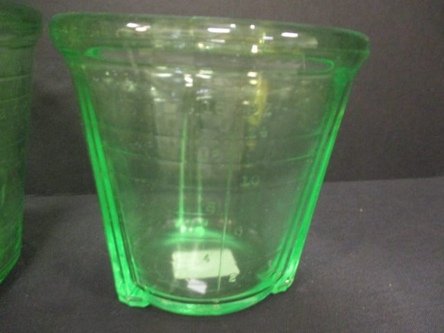Uranium Glass 2 Cup Measuring Cup (2) - 2